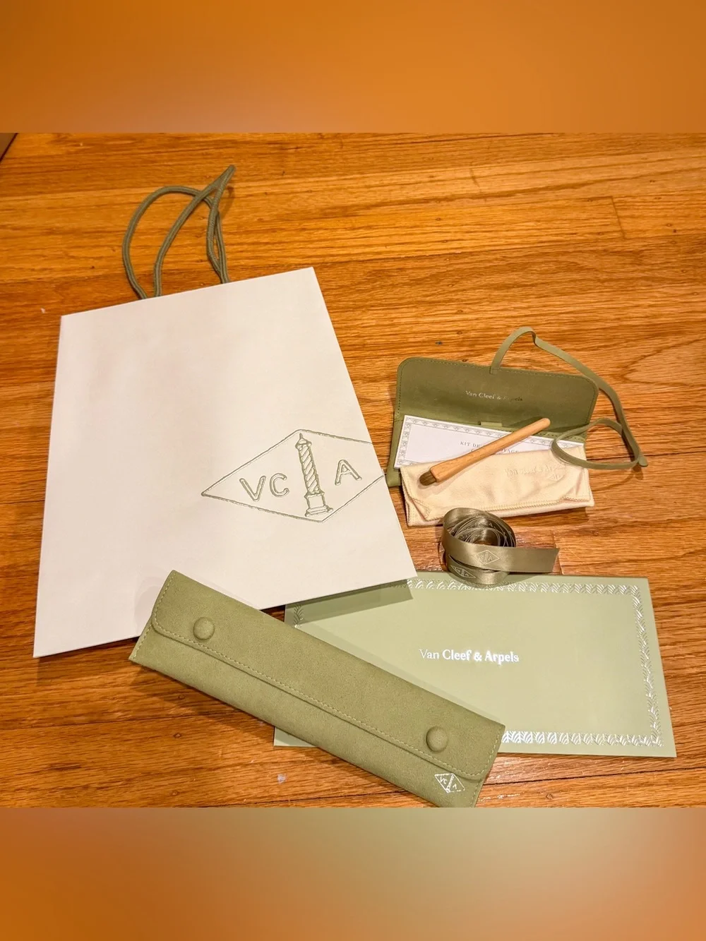 Van Cleef & Arpels Bracelet Packaging Set Travel Pouch Bag Cleaning Kit Ribbon